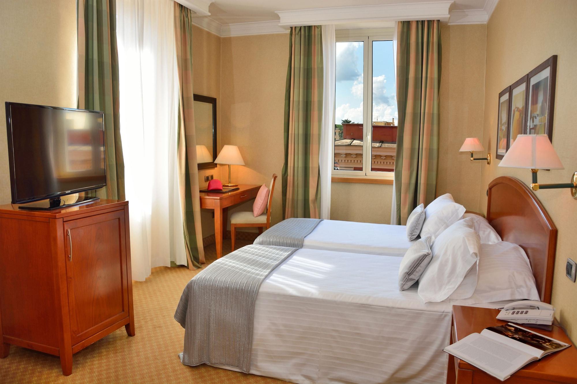 Lh Lloyd 3* Roma