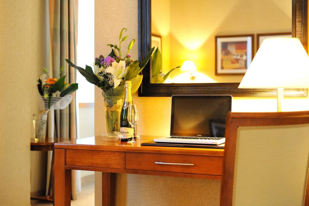 Hotel Apogia Lloyd